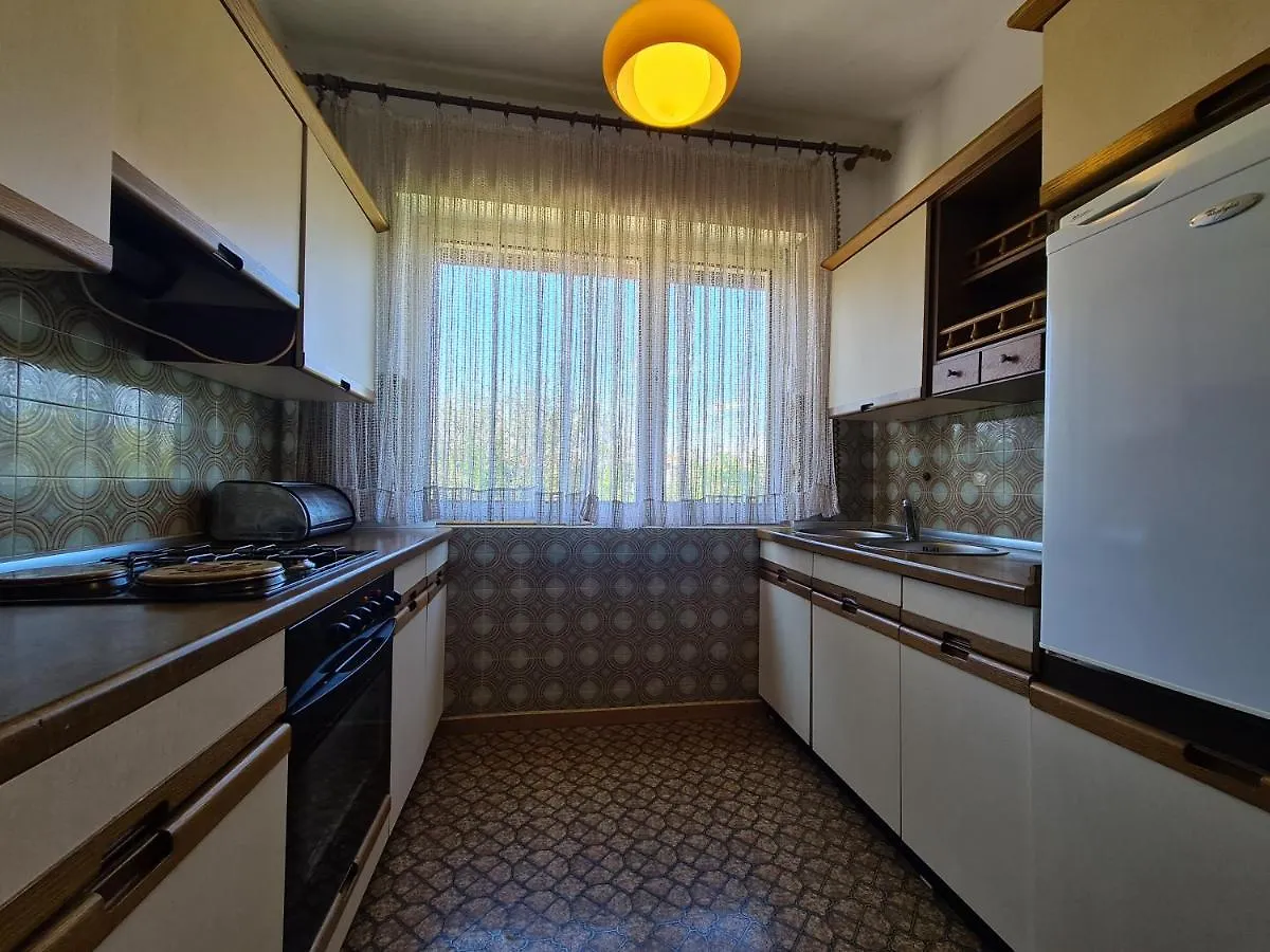 Apartments Fazanska 930 0*, Fazana Croatia