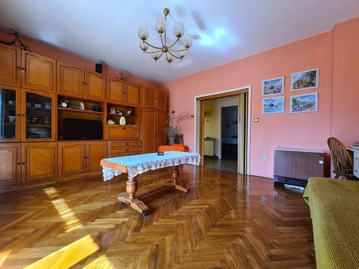 Apartments Fazanska 930  Fazana